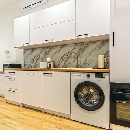 Pestvibe In Downtown With Ac Apartman