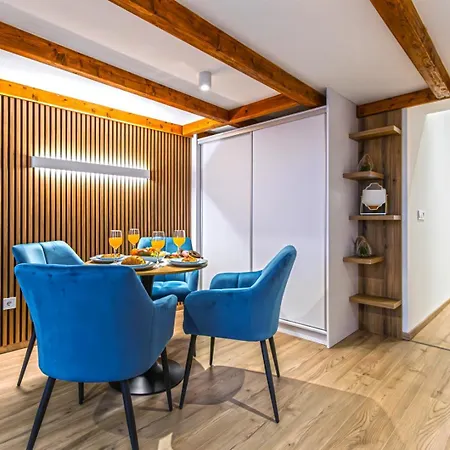 Pestvibe In Downtown With Ac